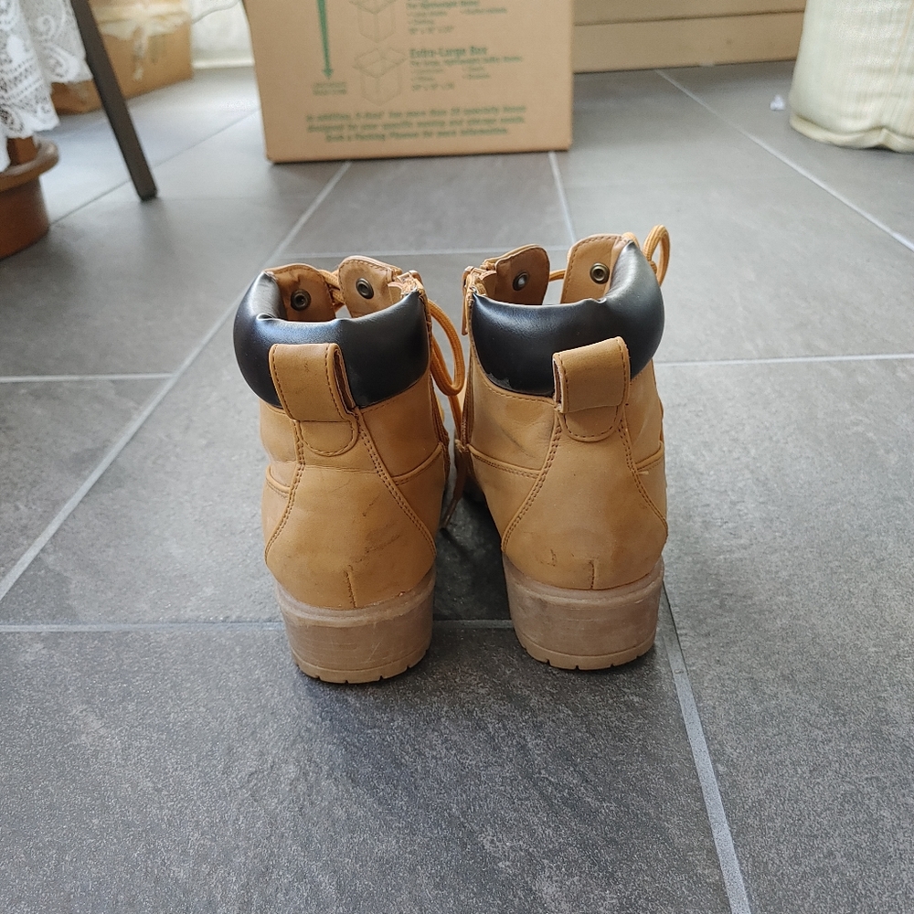 🤎Hiking boots🤎 - Picture 3 of 4